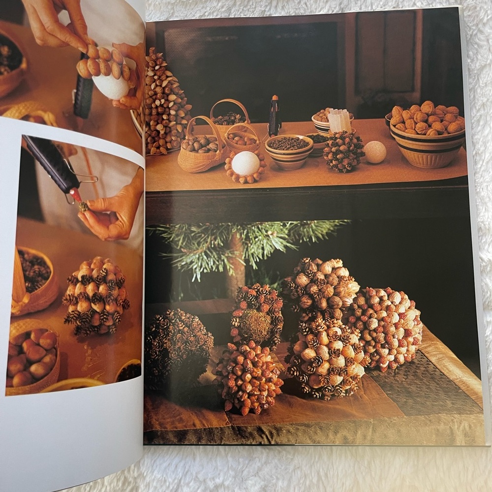 Martha Stewart’s Christmas 1st Edition Holiday Entertaining 1989 - Picture 6 of 9